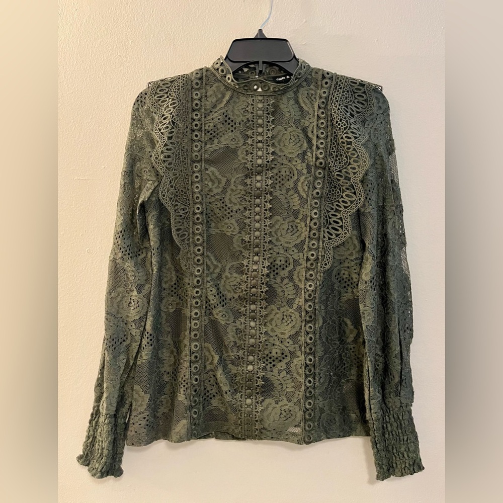 Cable & Gauge Olive Green Lace Top